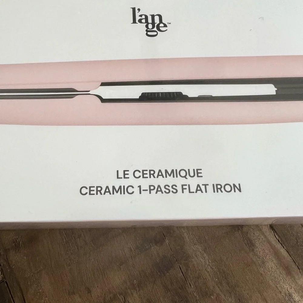 NIB L’ange Le Ceramique 1 pass flat iron